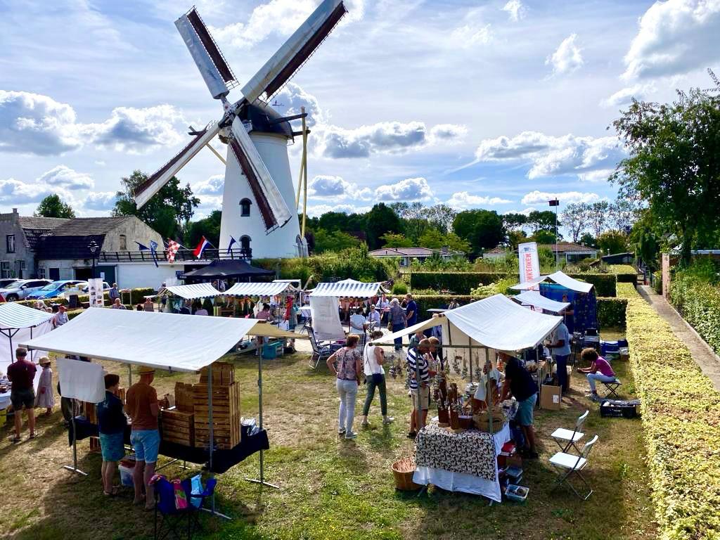 Foto bij: MolenMarkt terug in Borkel en Schaft